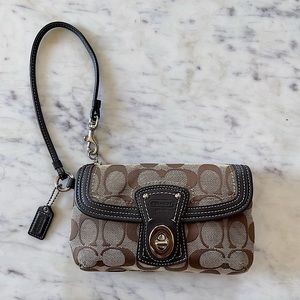 NWOT Coach Legacy Signature Brown Turn-lock Wristlet